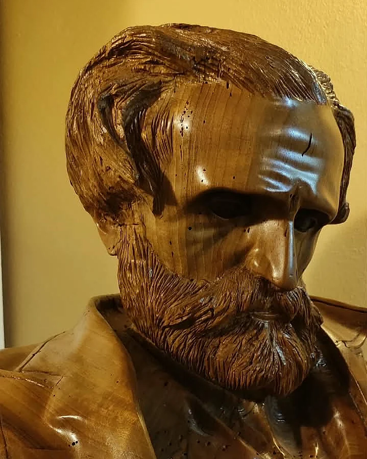 Busto di Giuseppe Verdi scolpito a mano nel legno da Michele Guglielmoni